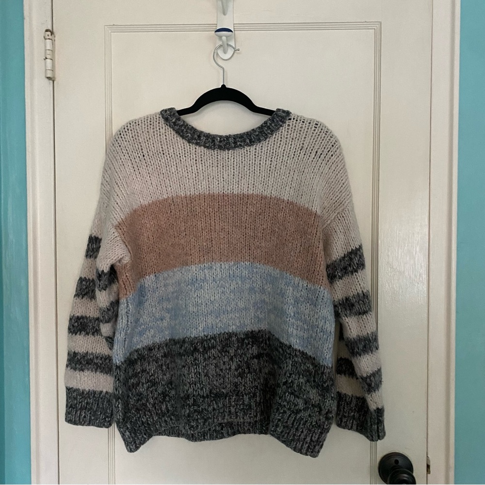 AMERICAN EAGLE Knit Sweater